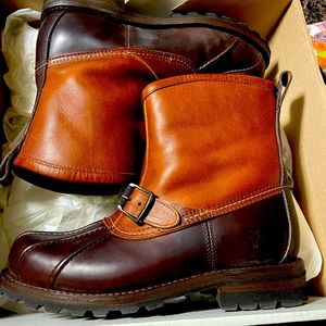 Warren duck engineer boot.  Size 8.5